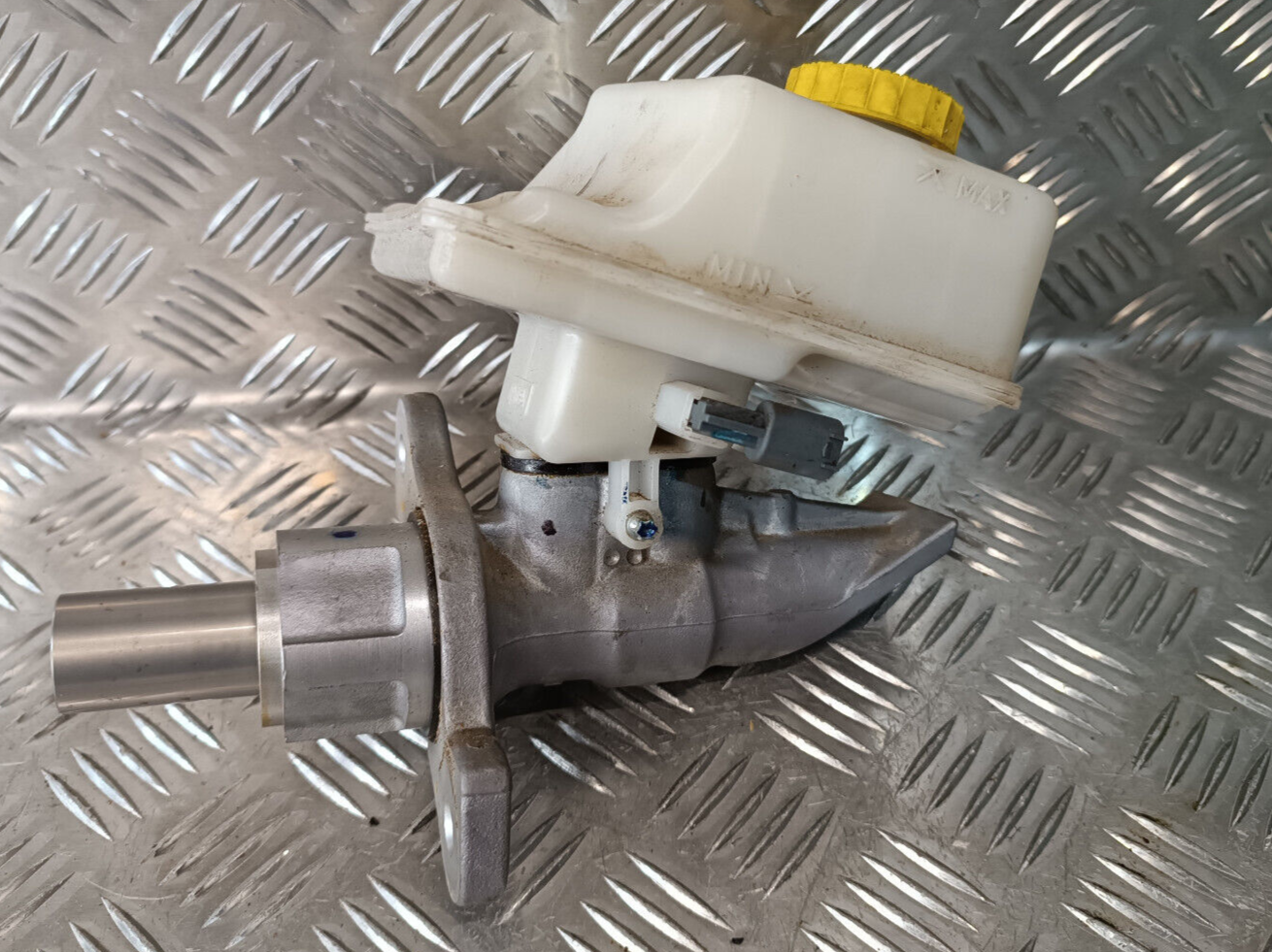 Jeep Grand WK2 Hauptbremszylinder Bremsöl Tank ORIGINAL gebraucht - Cherokee