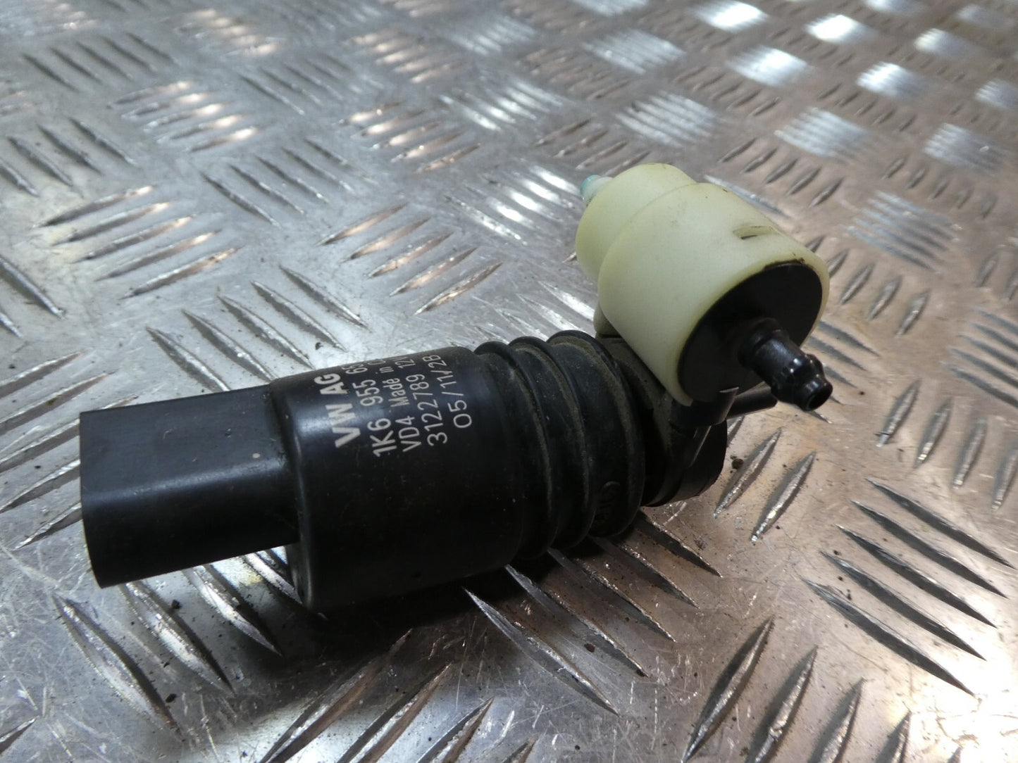 Porsche Cayenne 958 92A Scheibenwaschpumpe Pumpe 1K6955651 ORIGINAL gebraucht - Wischwasserpumpe