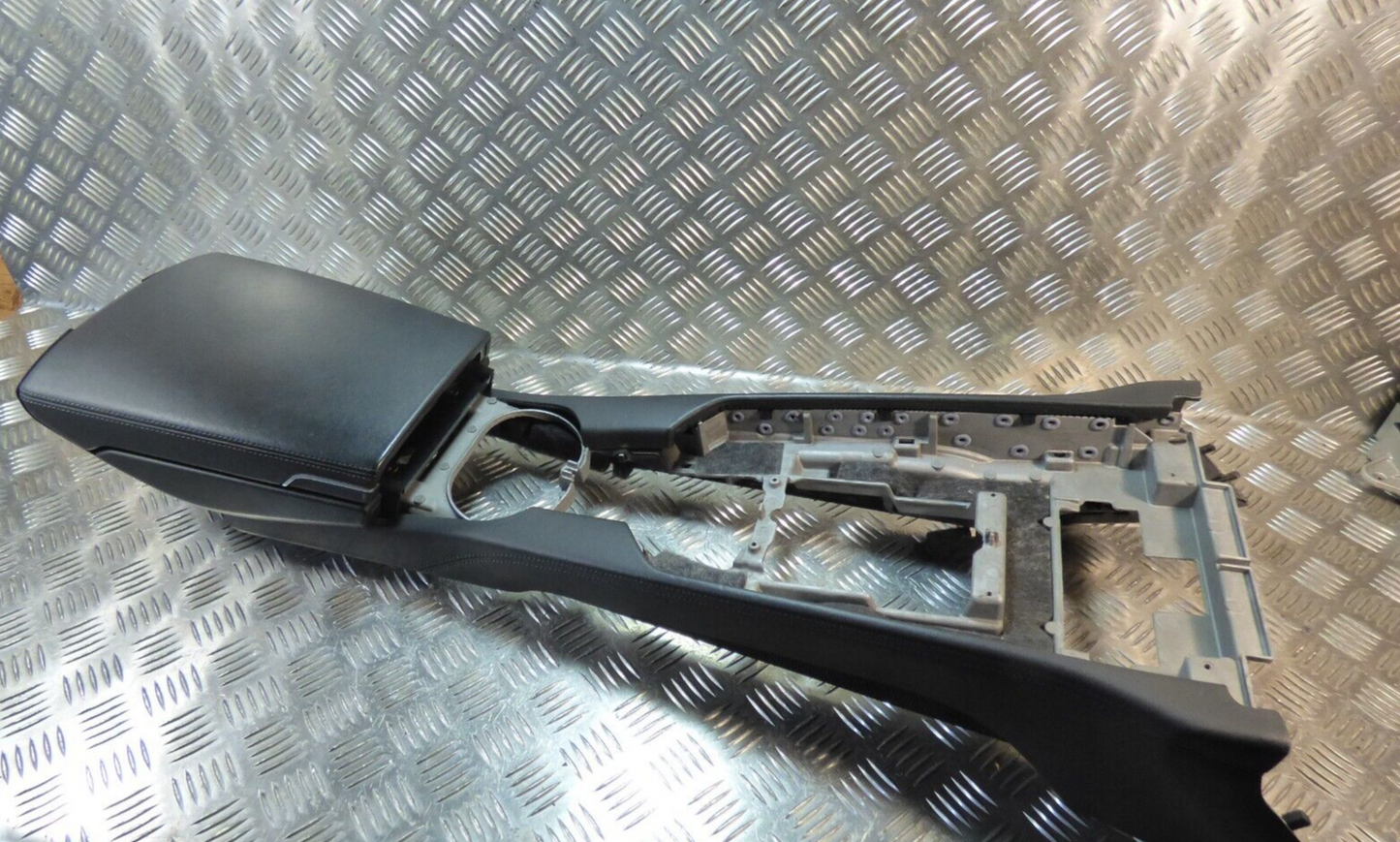 Porsche Panamera 970 Armlehne Mittelkonsole Vorne Schwarz Leder A11 ORIGINAL gebraucht - 97055311100
