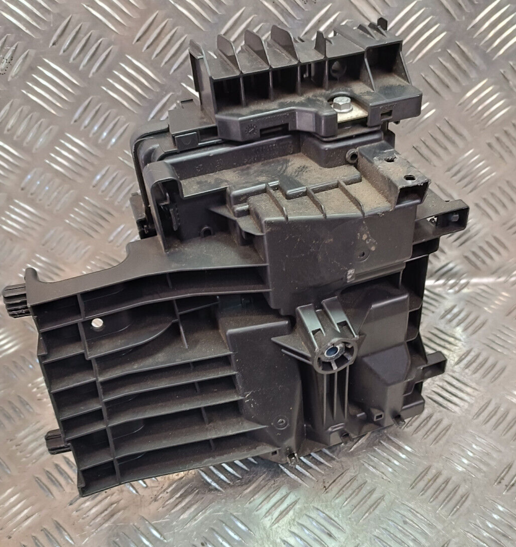 OPEL ASTRA K 1.4 Turbo Sicherungskasten Relaiskasten GM 812461952 ORIGINAL gebraucht - 39019184