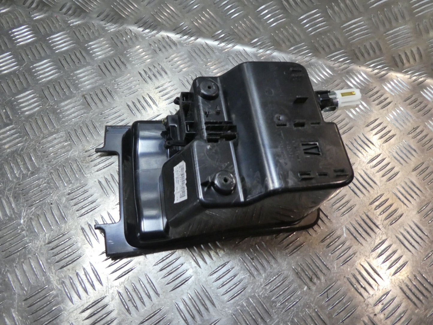 Porsche Cayenne 92A Einsatz Ablage Ablagekasten ORIGINAL gebraucht - 7P5857232A ORIGINAL gebraucht - - Mittelarmlehne
