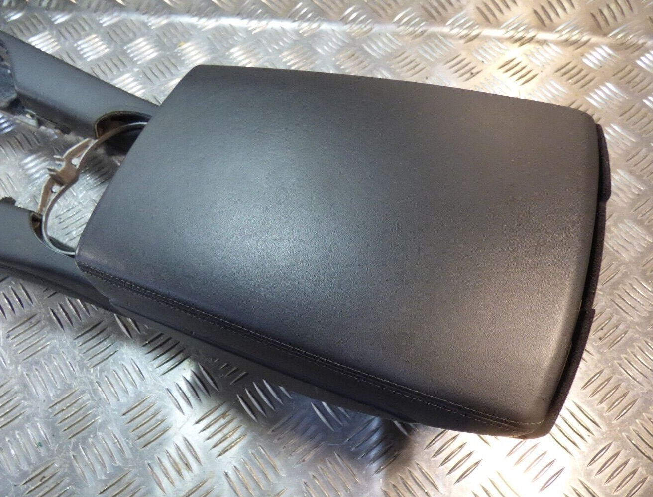 Porsche Panamera 970 Armlehne Mittelkonsole Vorne Schwarz Leder A11 ORIGINAL gebraucht - 97055311100