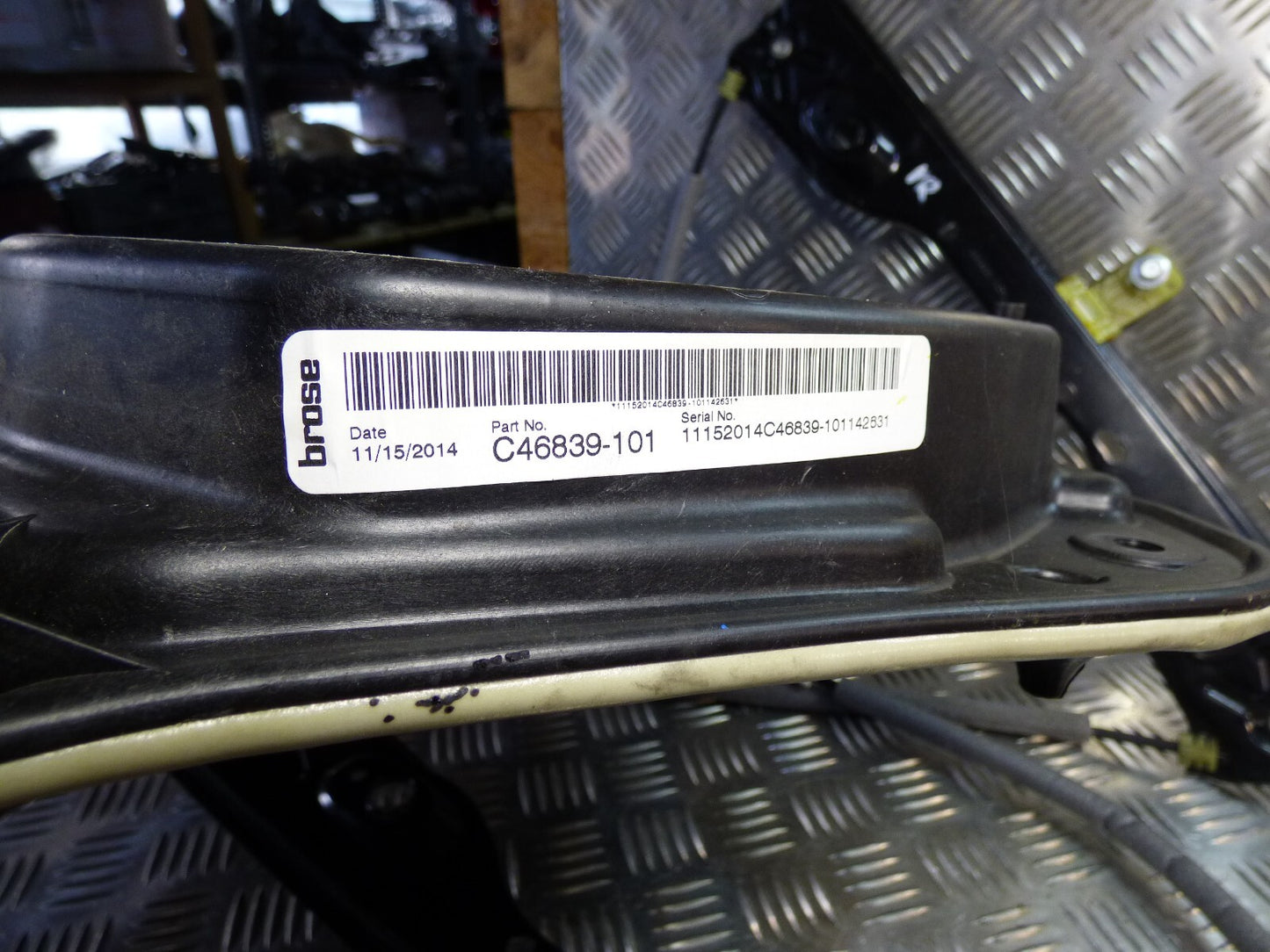 Jeep Cherokee KL Fensterheber mechanizmus vorne rechts -101 ORIGINAL gebraucht - C46839
