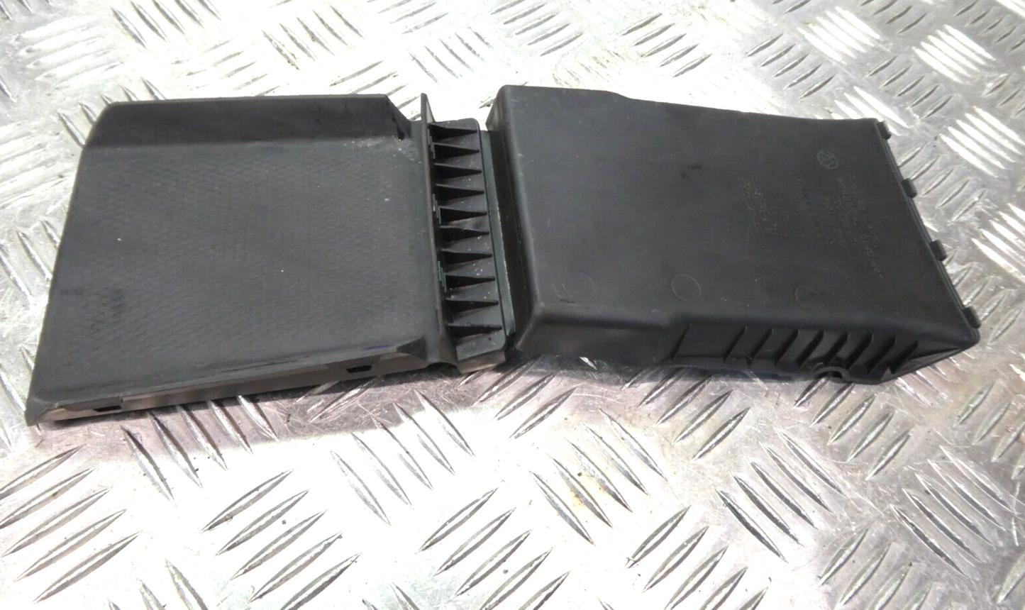 VW ID3 Pro Ablagematte Mittelkonsole 10A863330 ORIGINAL gebraucht - Volkswagen