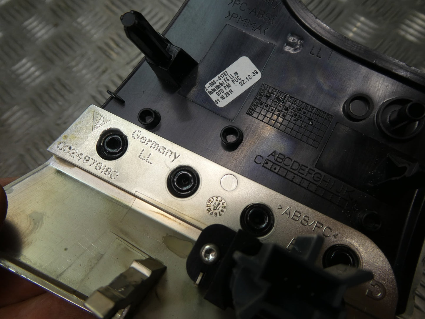Porsche Panamera 970 Armaturenbrett Handschuhfach Blende Klavierlack ORIGINAL gebraucht - 0024976180