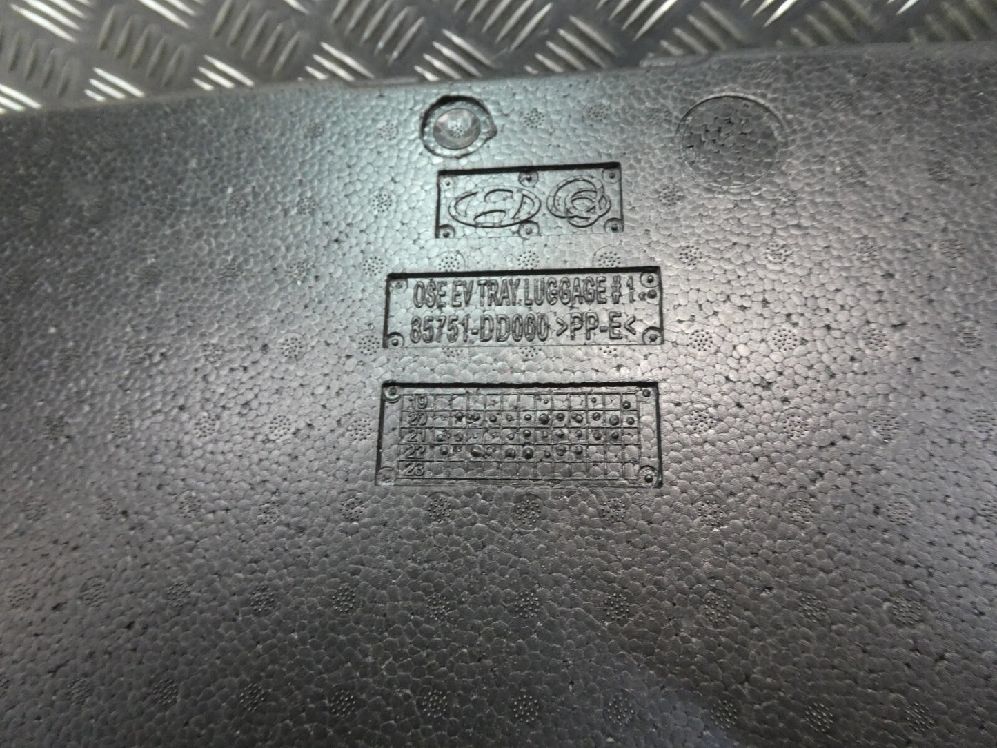 Hyundai Kona EV OS MK1 2022 Schaum Wanne 85751-DD000 ORIGINAL gebraucht - Kofferraum