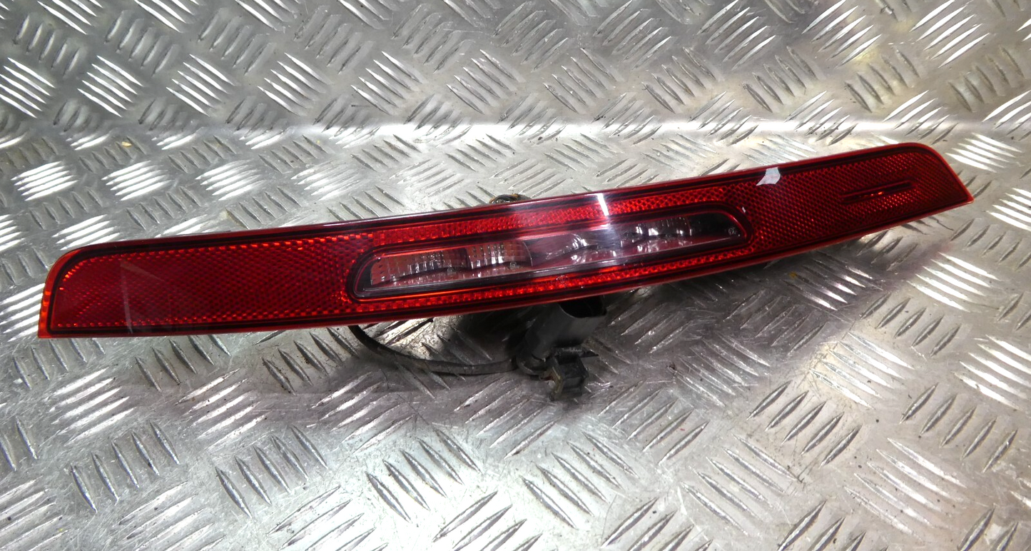 Porsche Macan 95B Rücklicht Stoßfängerleuchte Hinten Links 95B945725J gebraucht - Original