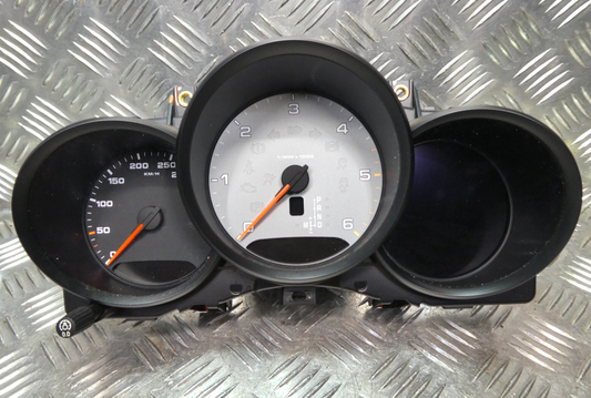 Porsche Macan 95B Diesel Tacho Kombiinstrument Cluster 95B920904AJ6N3 ORIGINAL gebraucht - Tachometer