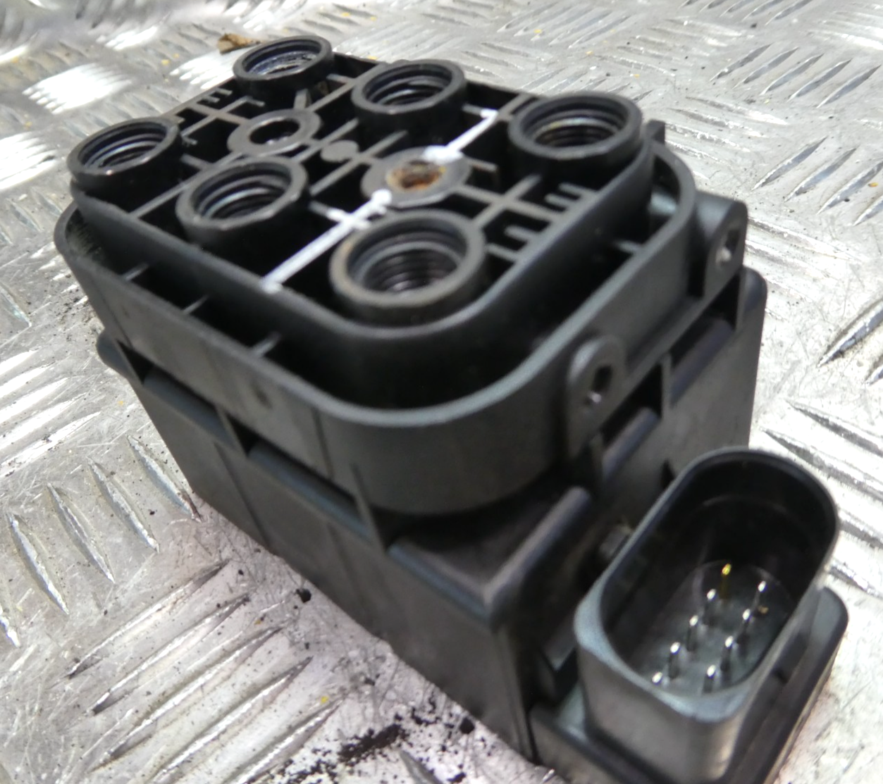 Orig. PORSCHE MACAN 3.0 TDI Ventilblock 15-1524-0027.2 Continental ORIGINAL gebraucht - Luftfederung