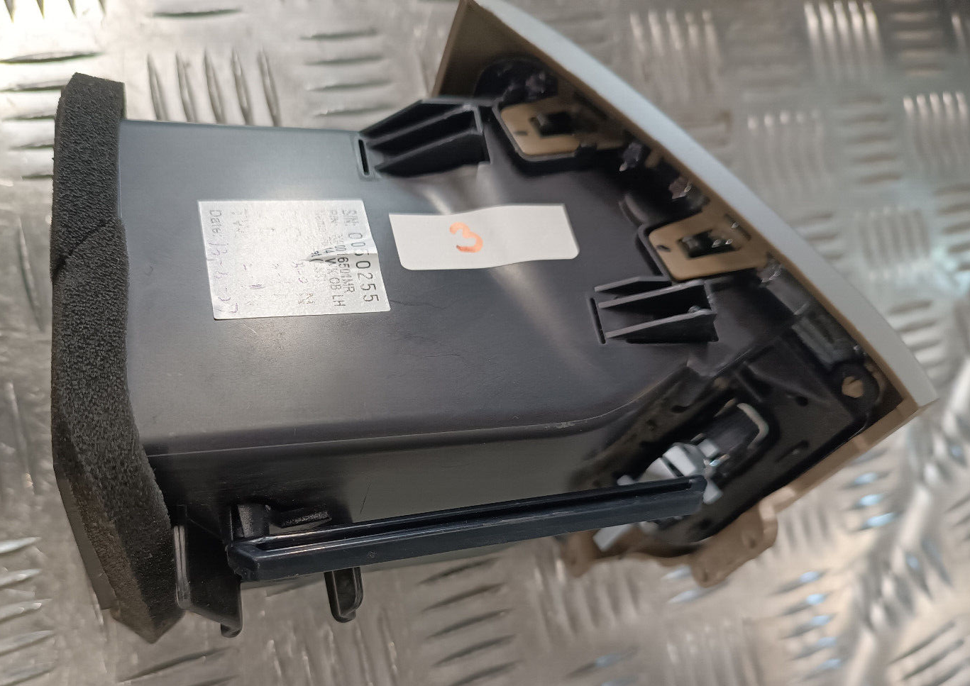 Jeep Grand Cherokee WK2 Links Luftdüse Belüftung ORIGINAL gebraucht - X90016501MR
