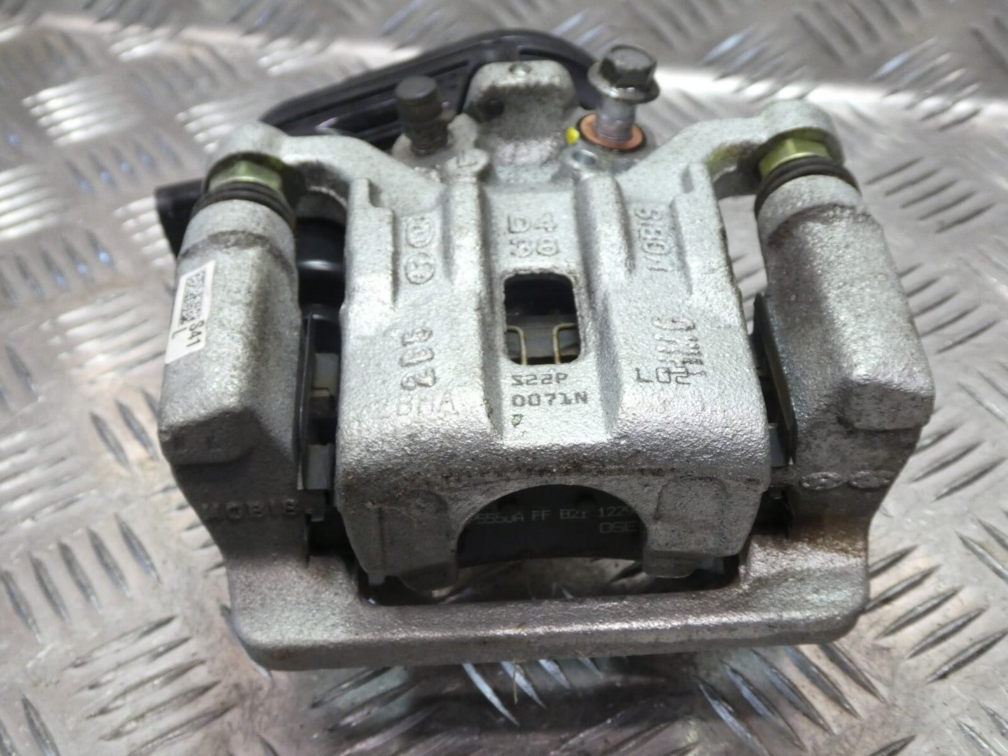 Hyundai Kona EV 2022 elektrisch hinten links + Belägen G3582-37700 ORIGINAL gebraucht - bremssattel