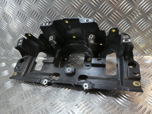 Porsche Cayenne 958 92A Halter für Abdeckung Tacho 7P5857003DL ORIGINAL gebraucht - Verkleidung