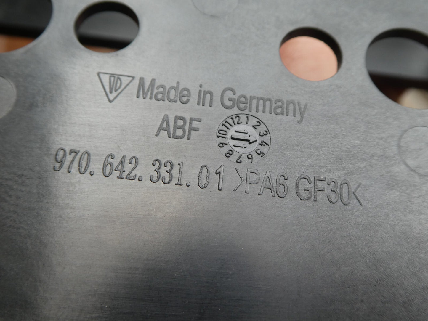 Porsche Panamera 970 TV Kombi Tuner halterung halter ORIGINAL gebraucht - 97064233101