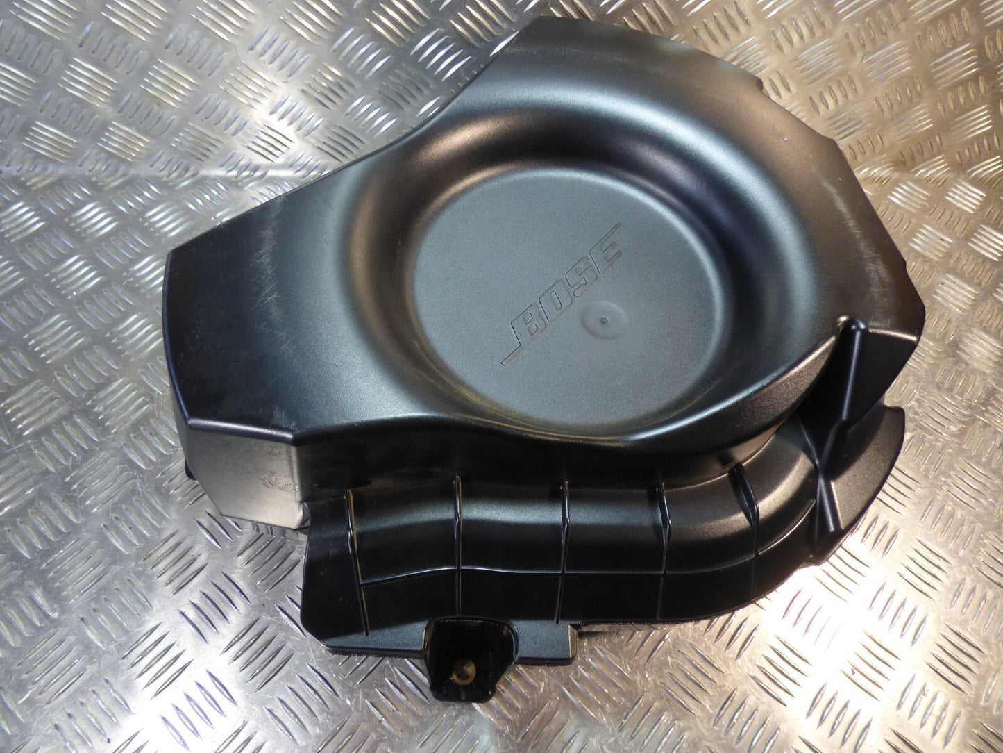 Porsche Cayenne 92A BOSE BOX Gehause ohne Lautsprecher 7P5035481D ORIGINAL gebraucht - Subwoofer