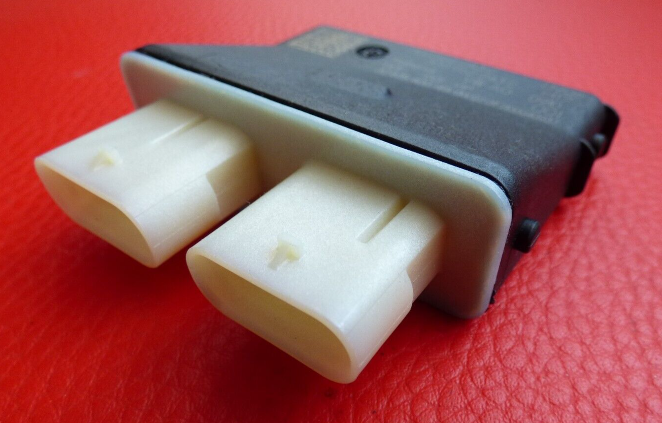 AUDI VW Seat Skoda Steuergerät für Heckklappenöffnung 3G0962243C ORIGINAL gebraucht - elektrisch