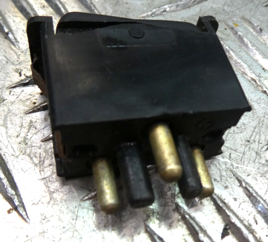 Orig. Mercedes-Benz W126 C126 SEC Schalter Doppeltonfanfare Hupe Horn ORIGINAL gebraucht - 0015455407