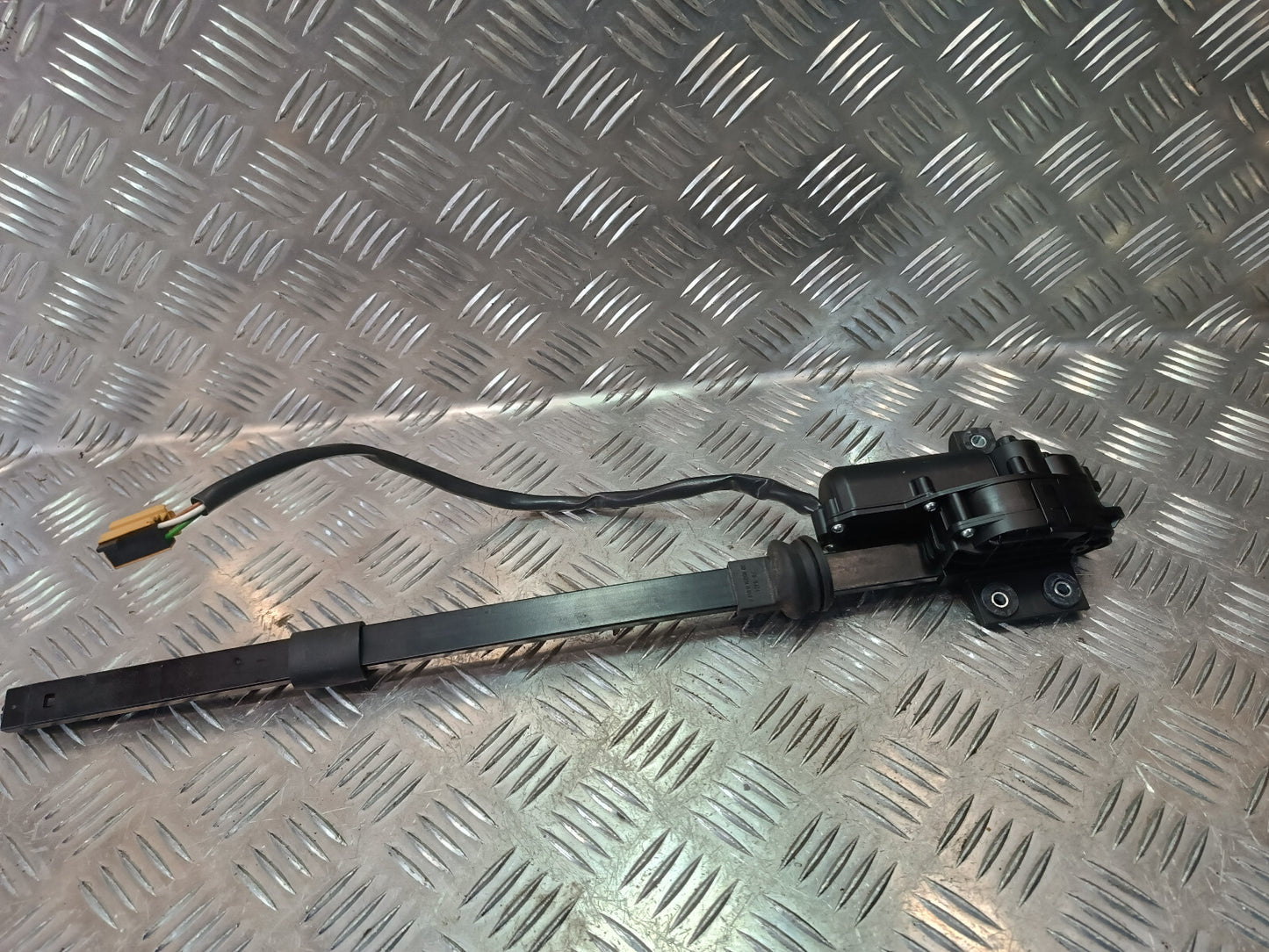 Porsche Cayenne S 92A Hinten Fensterheber Motor 991801079800 ORIGINAL gebraucht - 99180100005