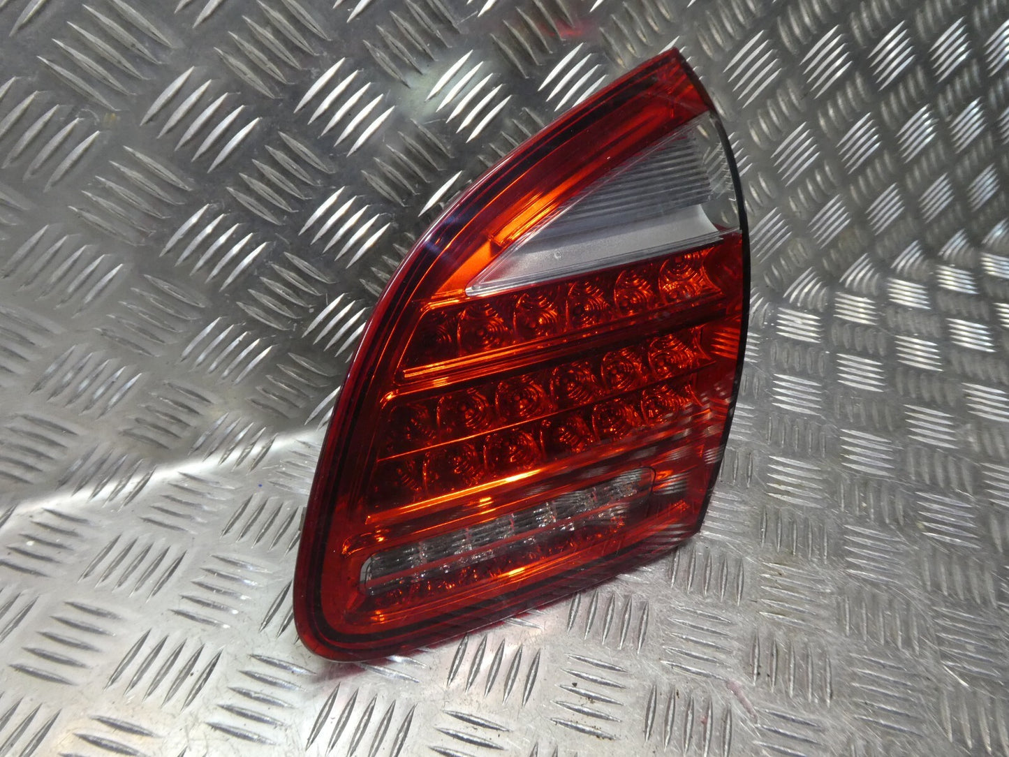 Porsche Cayenne 92A Orig USA LED Rückleuchte innen rechts 7P5945094N ORIGINAL gebraucht - Heckleuchte
