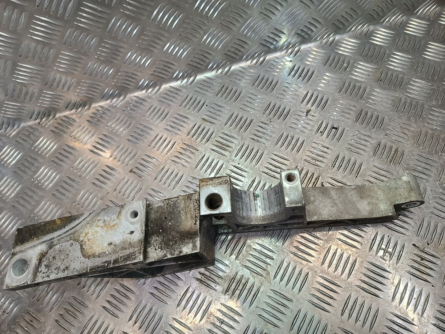 Porsche Panamera 970 Motorhalter Träger Motorträger ORIGINAL gebraucht - 97034111308
