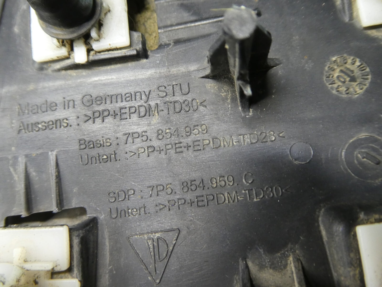 Porsche Cayenne 92A Kotflügel vorne links schwarz 7P5854959C ORIGINAL gebraucht - Zierleiste