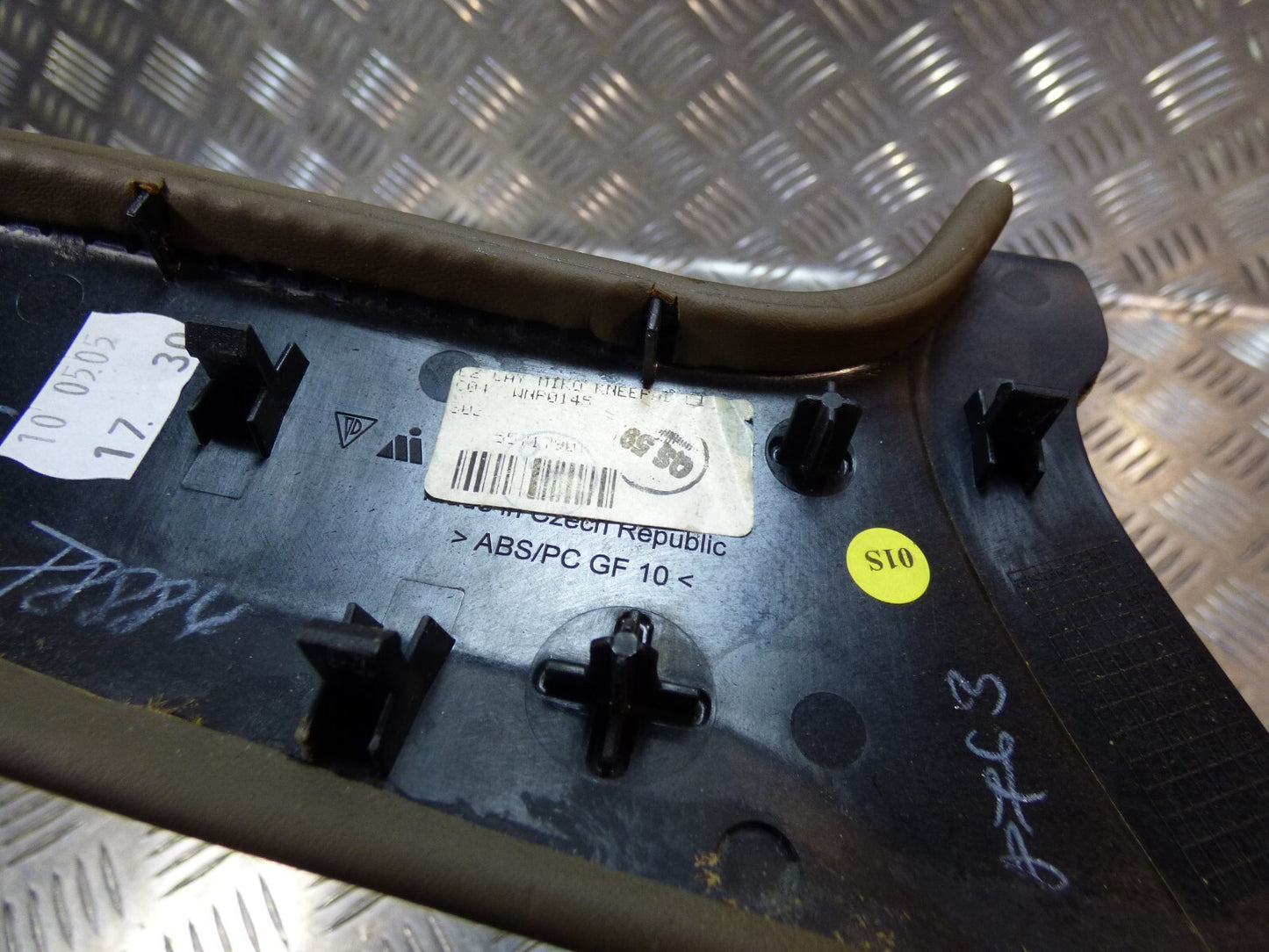 Porsche Cayenne 92A Mittelkonsole v. links Verkleidung Knieschoner ORIGINAL gebraucht - 4598035501