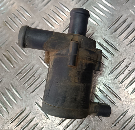 VW T5 1.9 TDI Wasserpumpe Pumpe 7E0965561 7E0 965 561 ORIGINAL gebraucht - Transporter