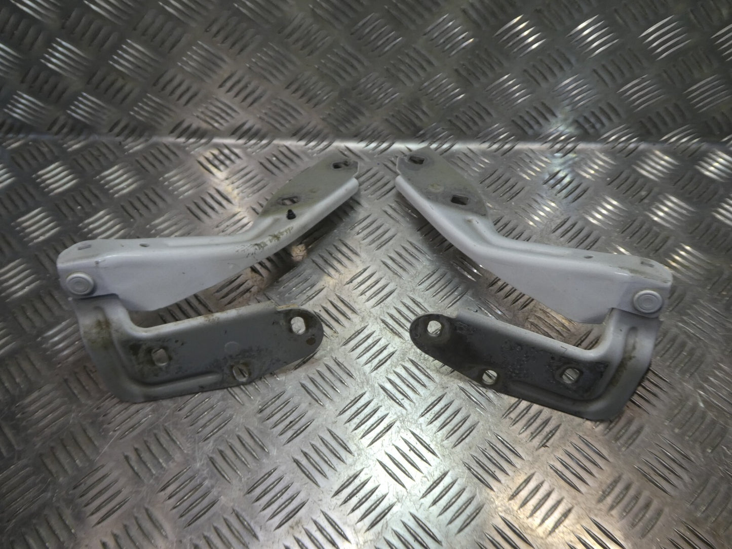Porsche Cayenne 92A Motorhauben Scharnier R+ L 7P5823302C + 7P5823301C gebraucht - Original