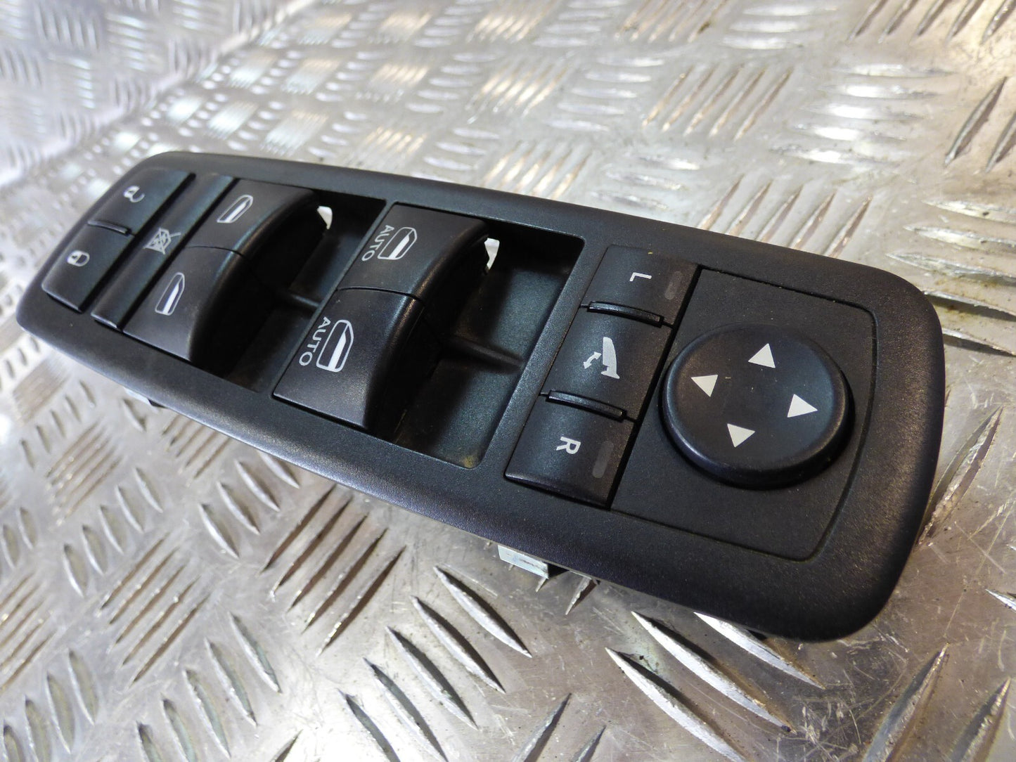 Jeep Cherokee KL 2015 Elektrischer Fensterheberschalter vorne links ORIGINAL gebraucht - 68231806AA