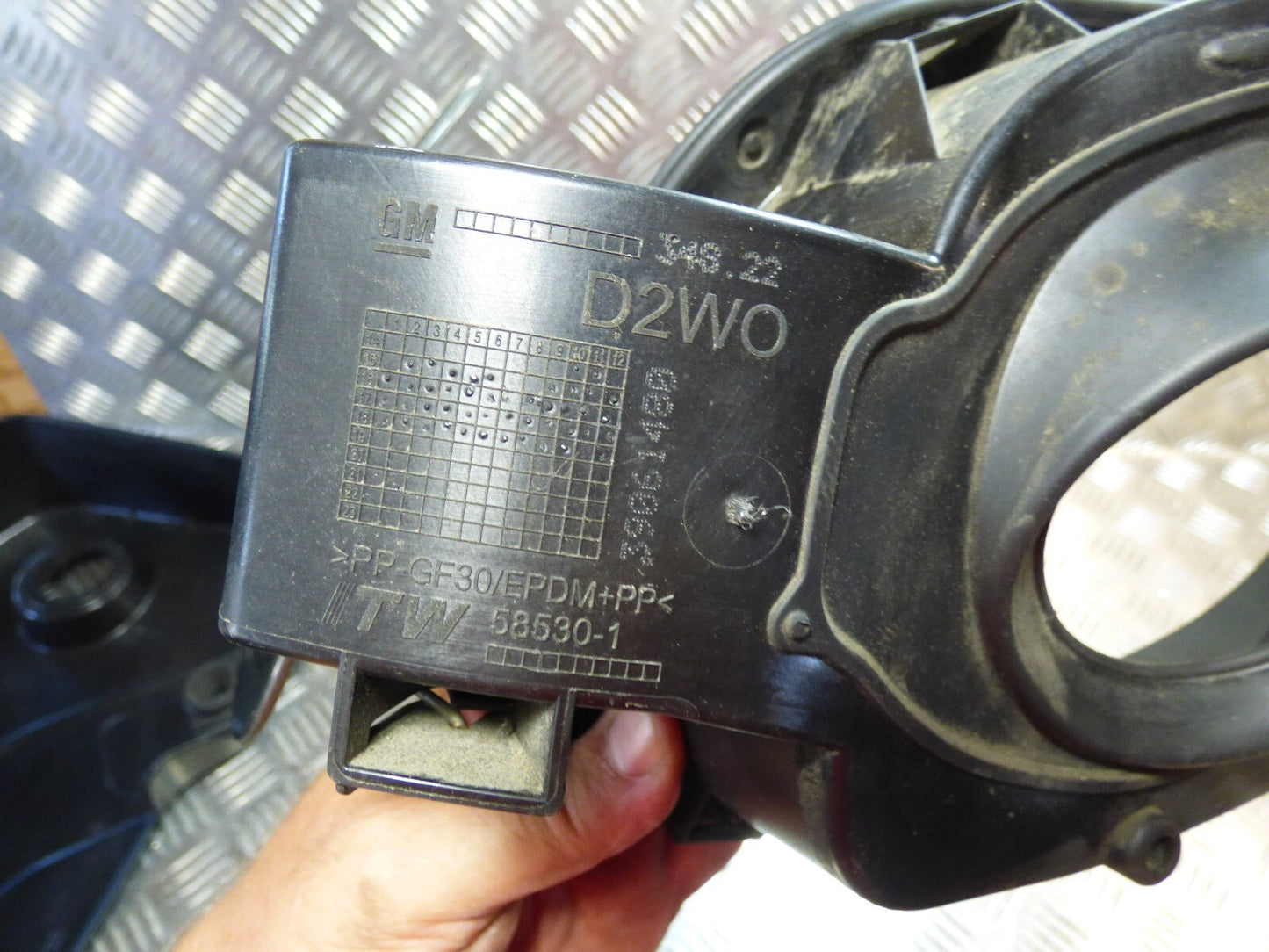 OPEL ASTRA K 1.4 TURBO Kombi Tankklappe Gehaus + Tankklappe GM 13482519 ORIGINAL gebraucht - 13407895
