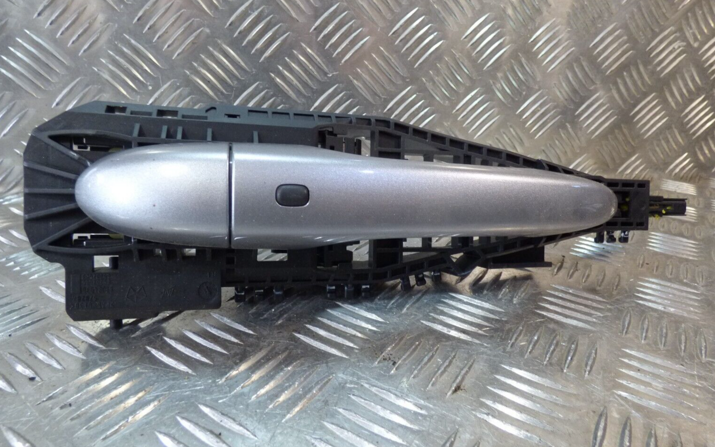 Jeep Cherokee KL 2015 Türgriff Vorne Rechts Kessy Keyless Go silber ORIGINAL gebraucht - P680826876AD