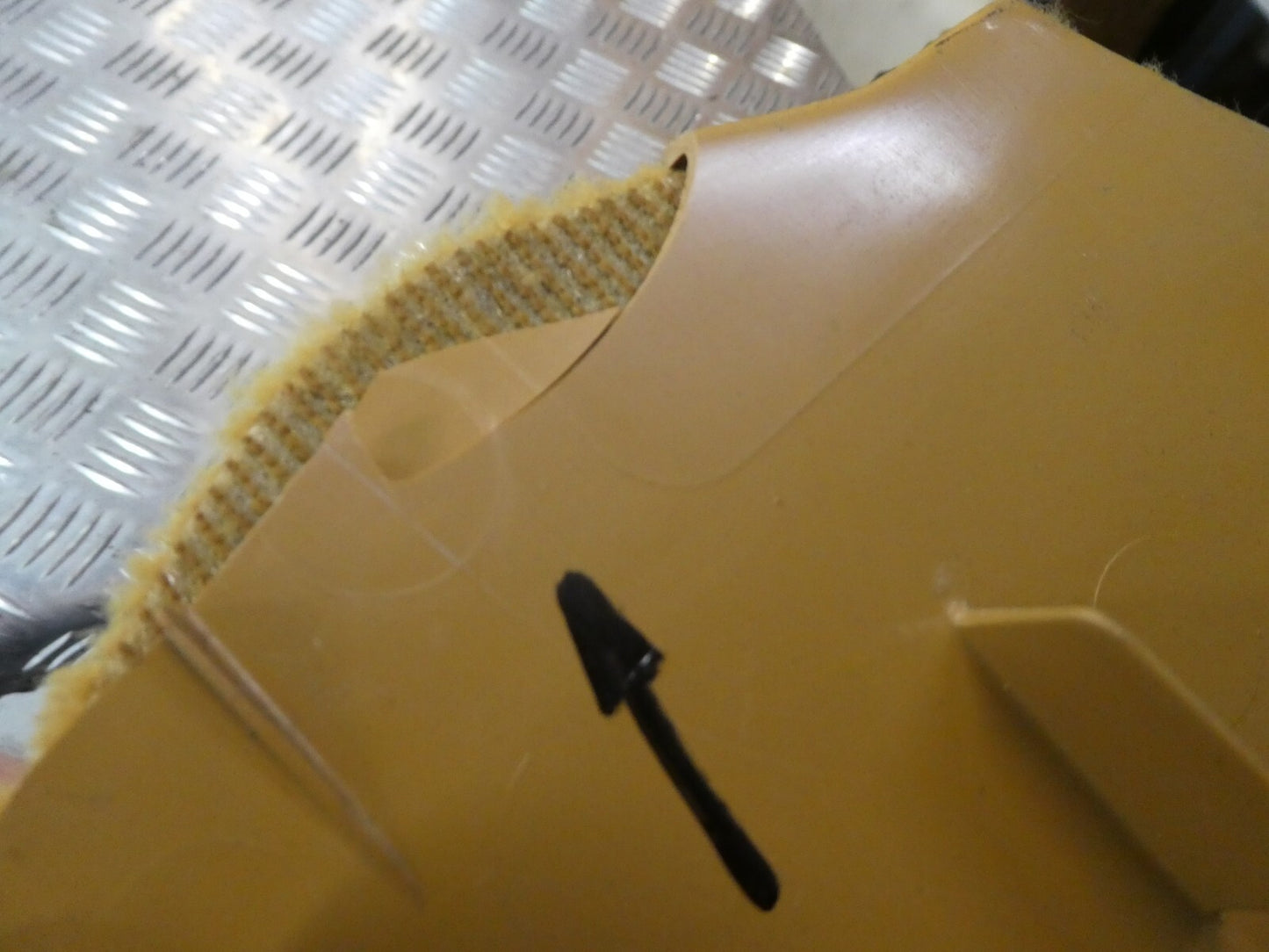 Mercedes C126 W126 Coupe SEC Verkleidung Fussraum Links Beige ORIGINAL gebraucht - 1266881106