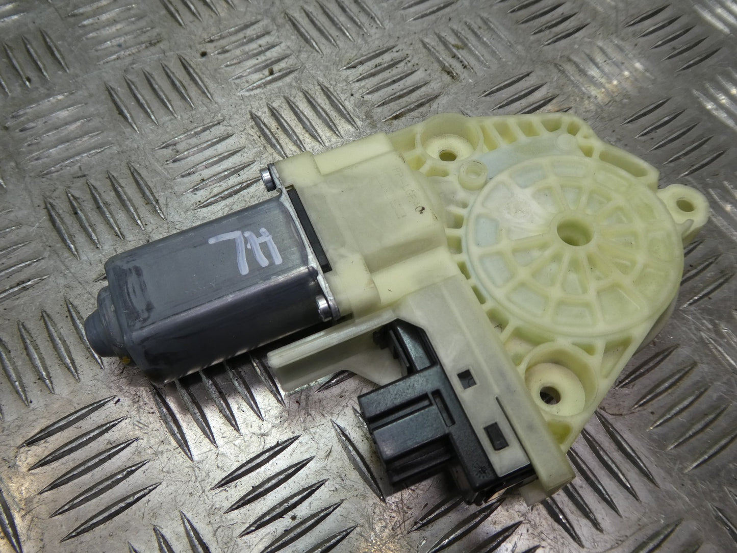 Porsche Panamera 970 Fensterhebermotor Hinten Links ORIGINAL gebraucht - 0536011002