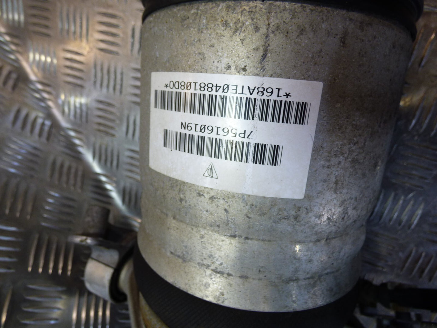 Porsche Cayenne 92A Stoßdämpfer Luftfahrwerk hinten links 7P5616019N gebraucht - Original