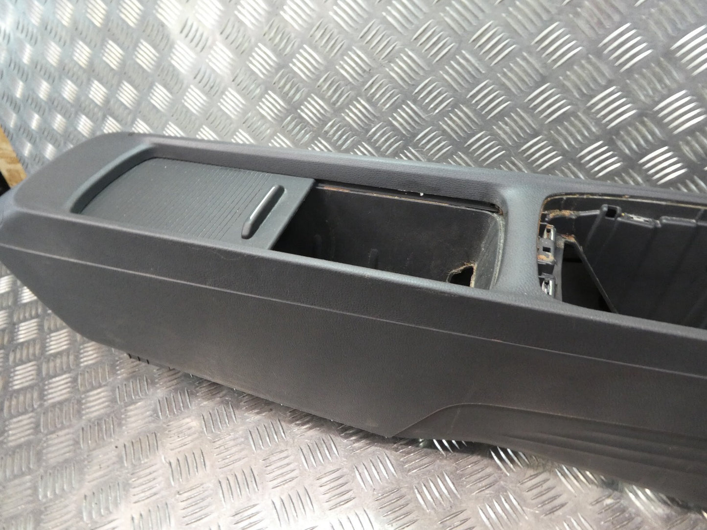 ID3 ID.3 Mittelkonsole Konsolle mit USB anschluss ORIGINAL gebraucht - Volkswagen