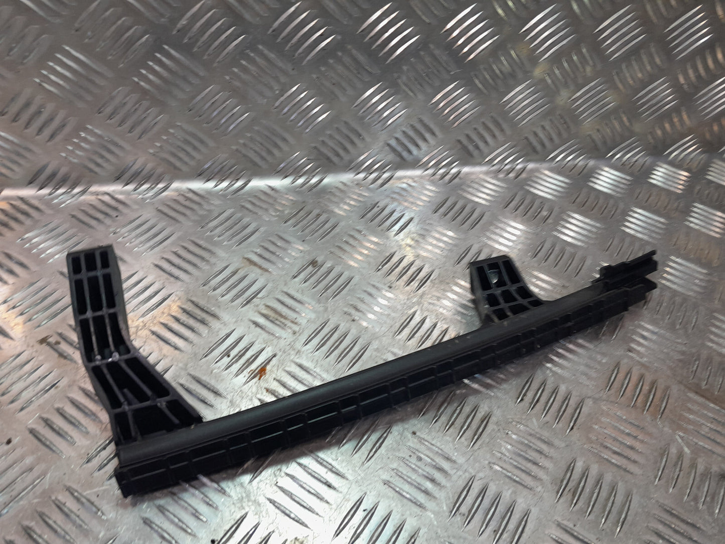 HYUNDAI IONIQ 5 Tür Türinnenraum Halter 83550GI000 ORIGINAL gebraucht - Fensterheber