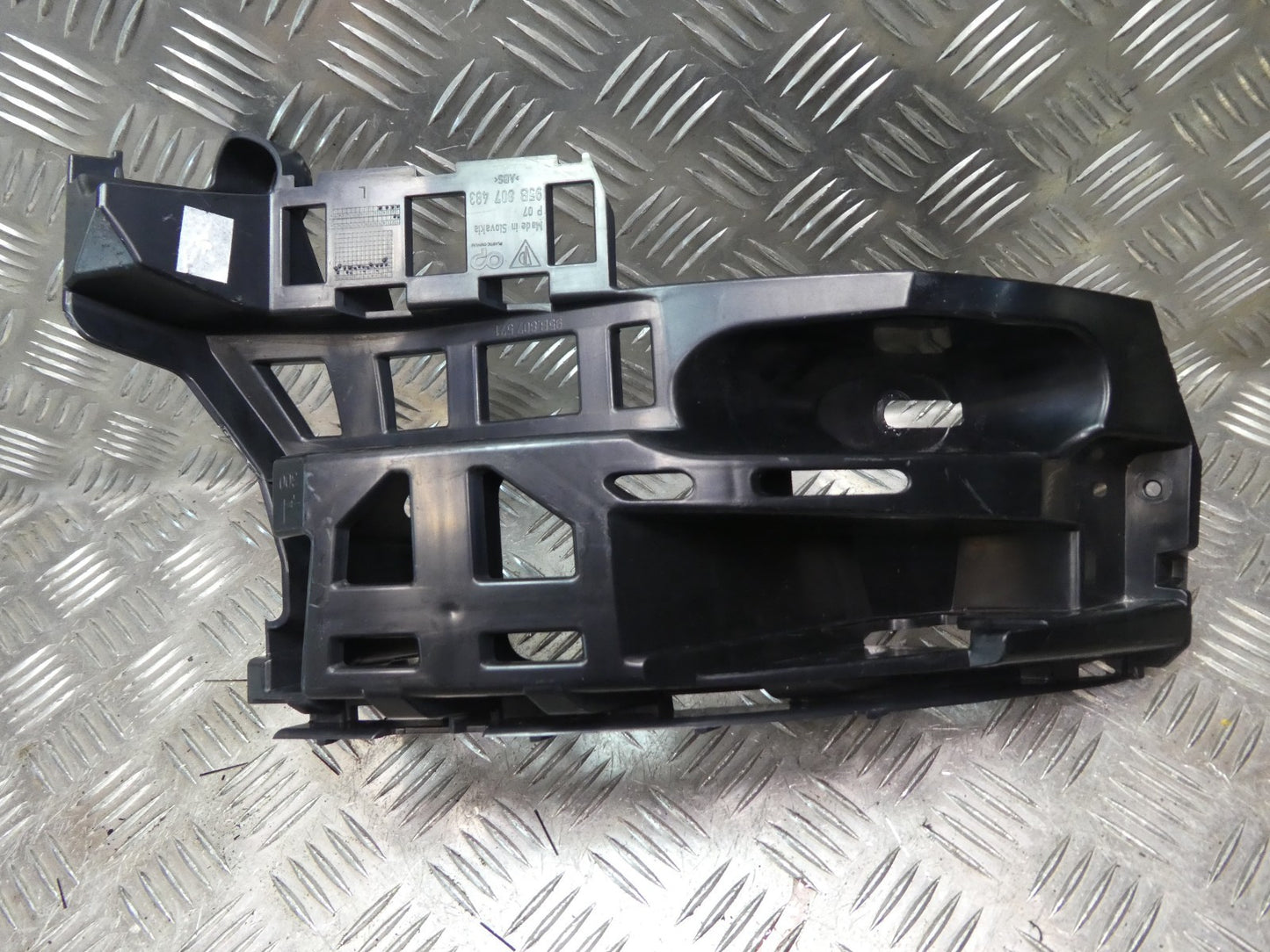 PORSCHE MACAN 2014-18 Stoßstangenhalter hinten links ORIGINAL gebraucht - 95B807483
