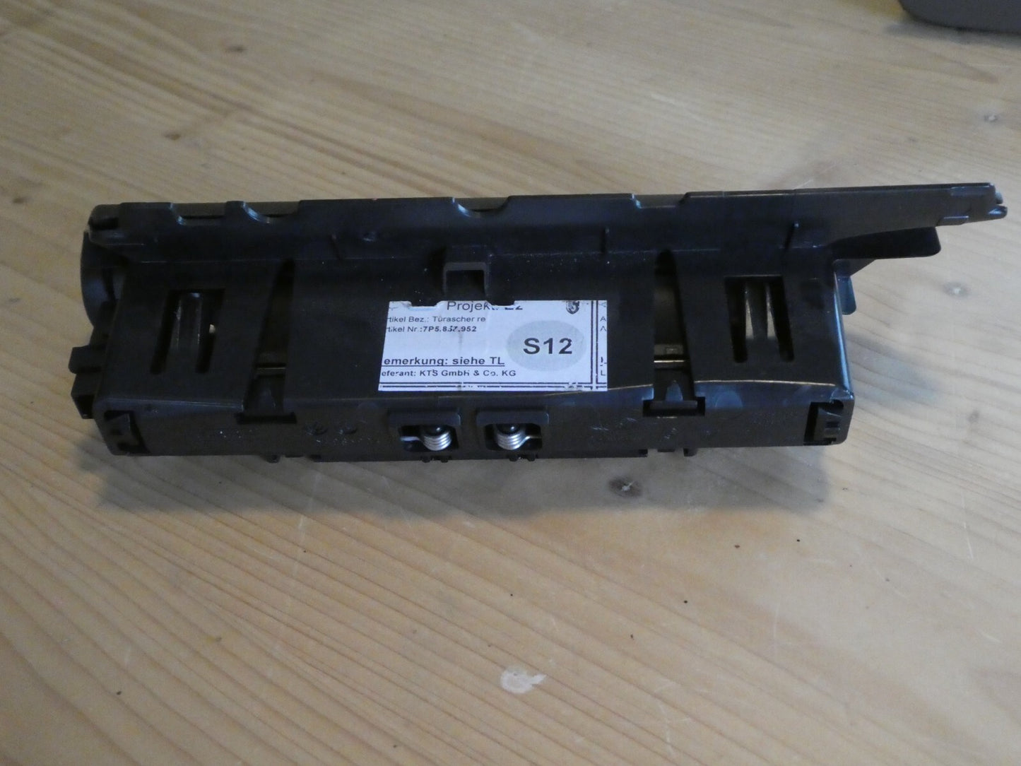 Porsche Cayenne 92A Staufach Hinten Rechts 7P5857952 Braun ORIGINAL gebraucht - Umbra ORIGINAL gebraucht - Aschenbecher