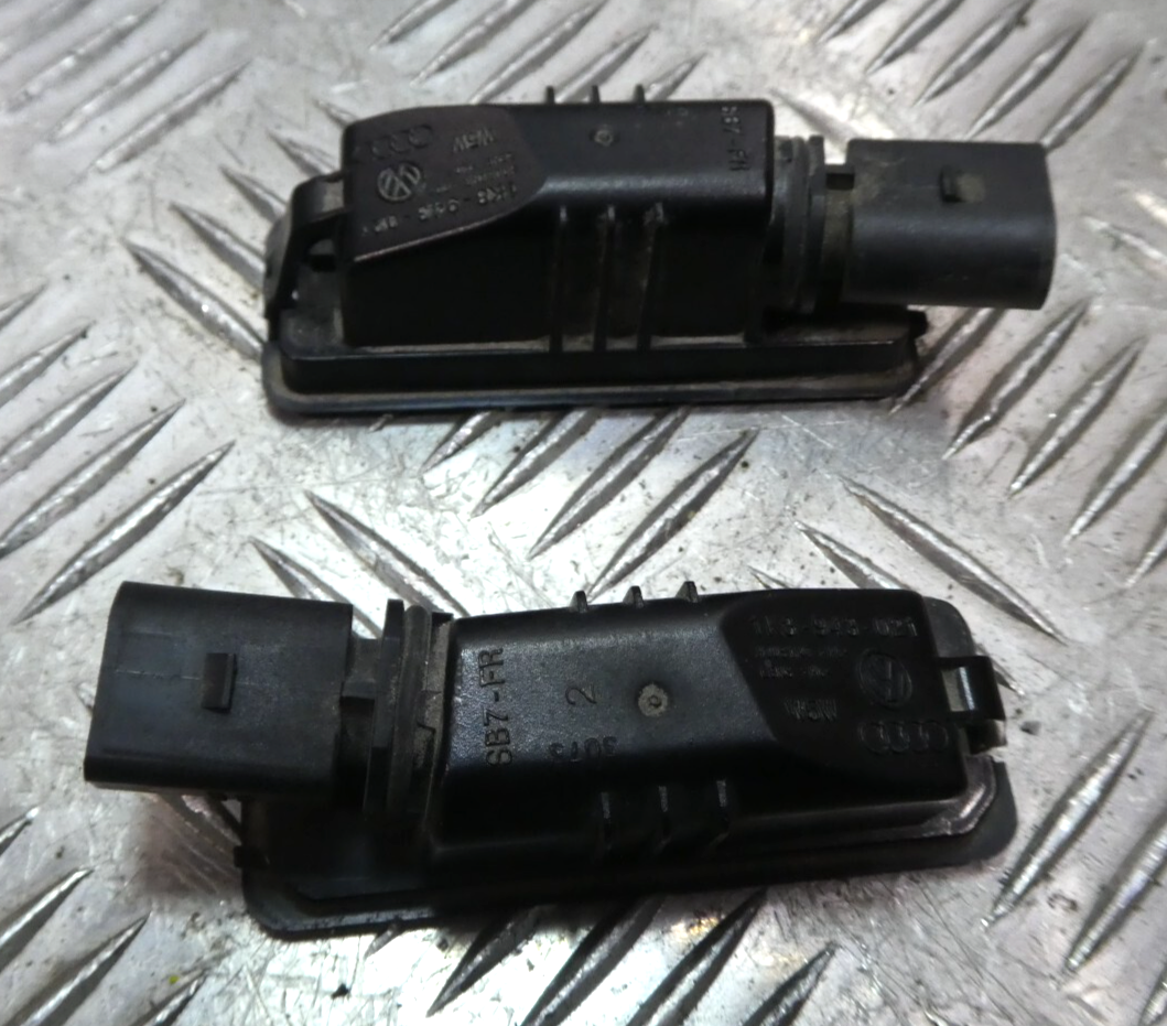 Porsche Macan 95B LED Kennzeichen Licht 1 paar 1K8943021 gebraucht - Original
