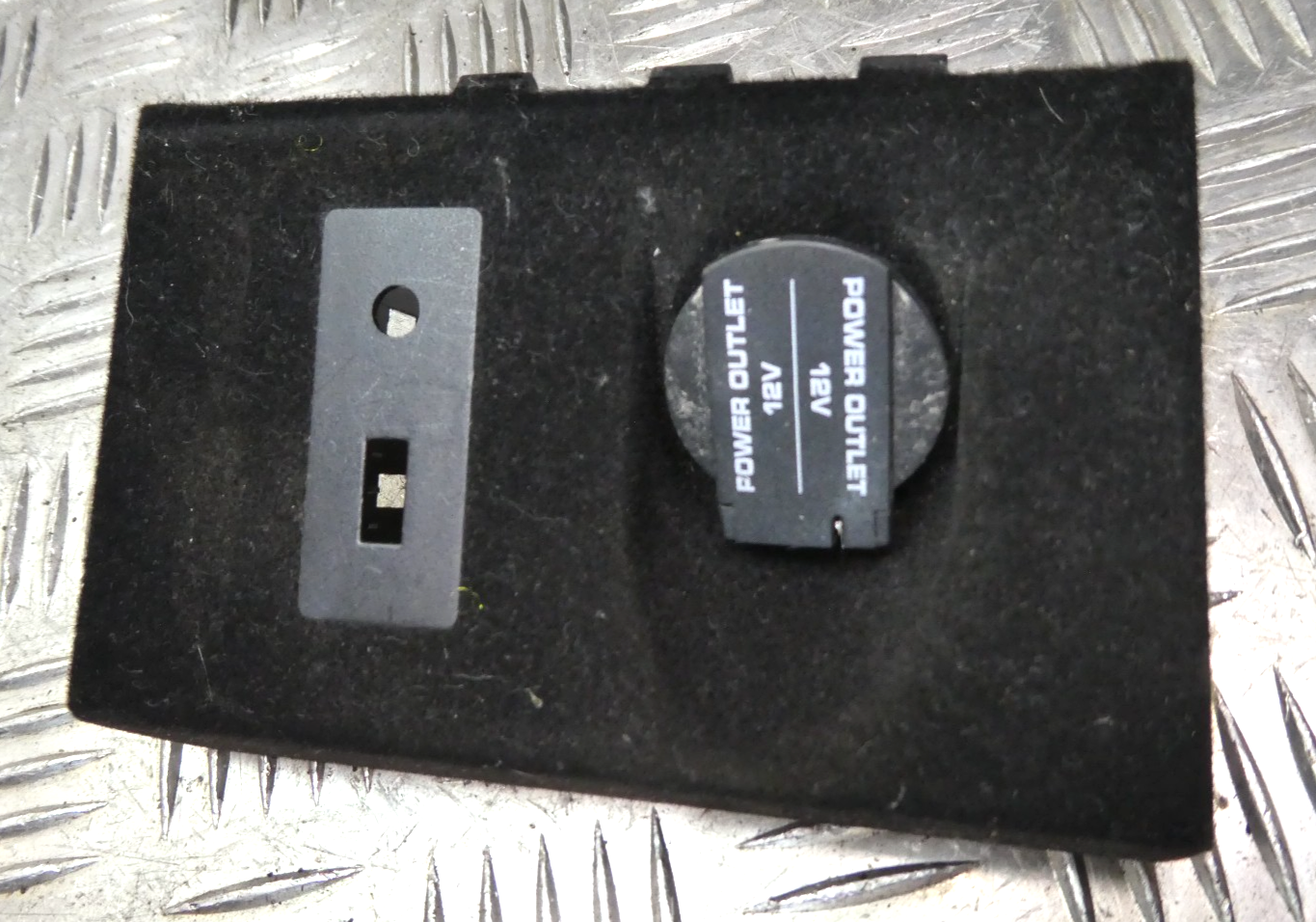 Porsche Panamera 970 Mittelkonsole Verkleidung mit 12V Steckdose ORIGINAL gebraucht - 97055377500