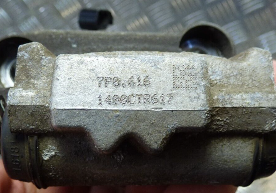 Porsche Cayenne II 92A Feststellbremse Motor Handbremsmotor H Rechts ORIGINAL gebraucht - Elektrische