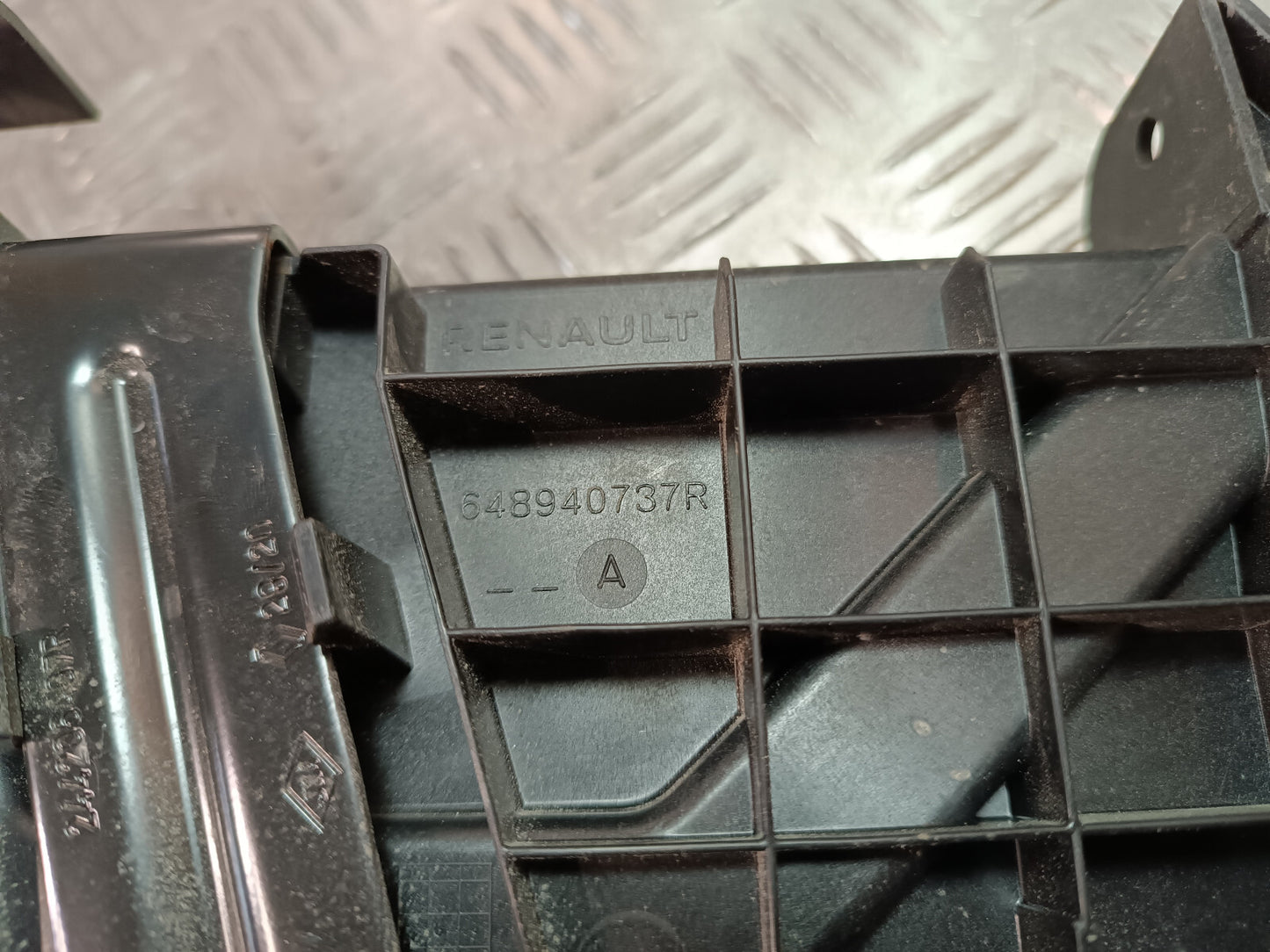 Renault Zoe 2022 Original Batteriepad Halterung gebraucht - 648940737R
