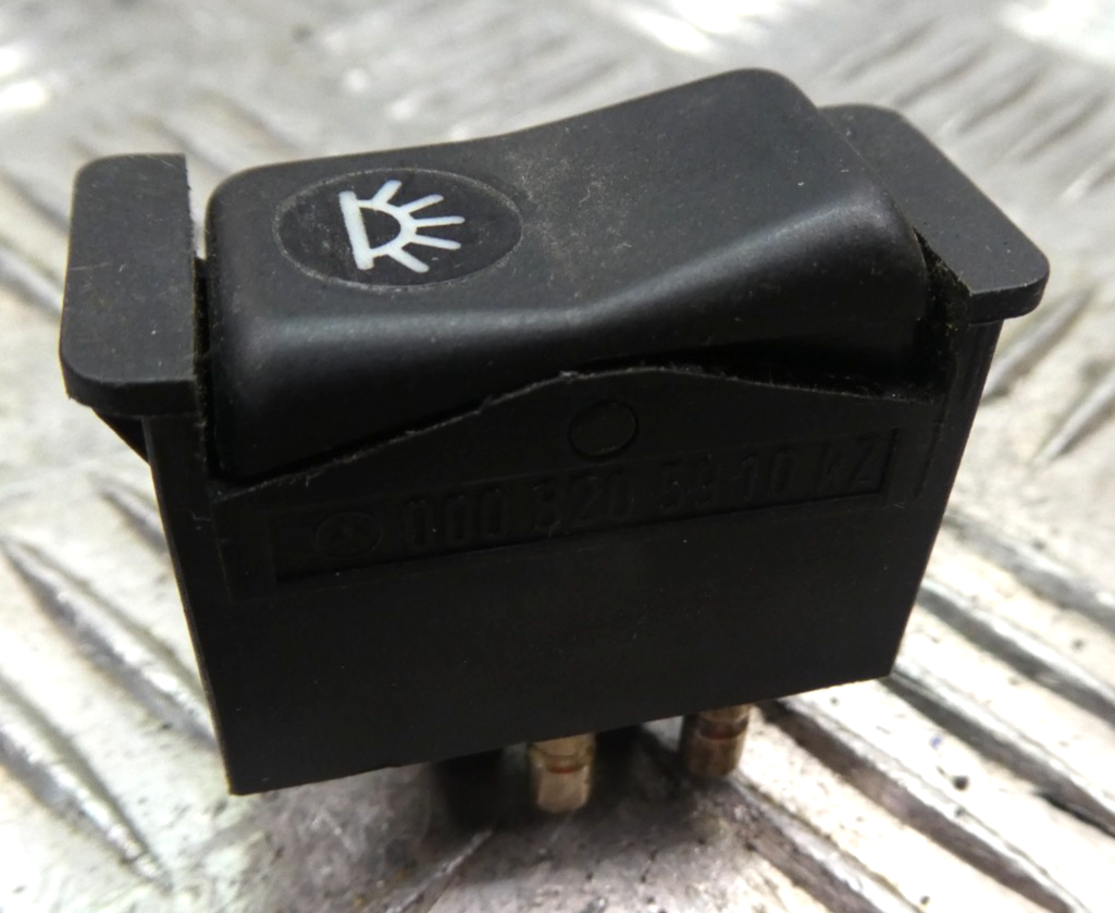 Original Mercedes-Benz W126 C126 SEC Schalter Innenbeleuchtung gebraucht - 0008205910
