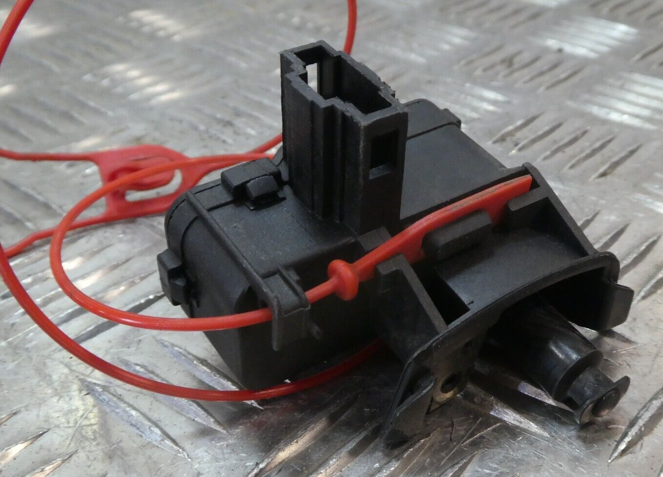 Porsche Cayenne 92A Stellmotor Verriegelung 8K0862153F ORIGINAL gebraucht - Tankklappe