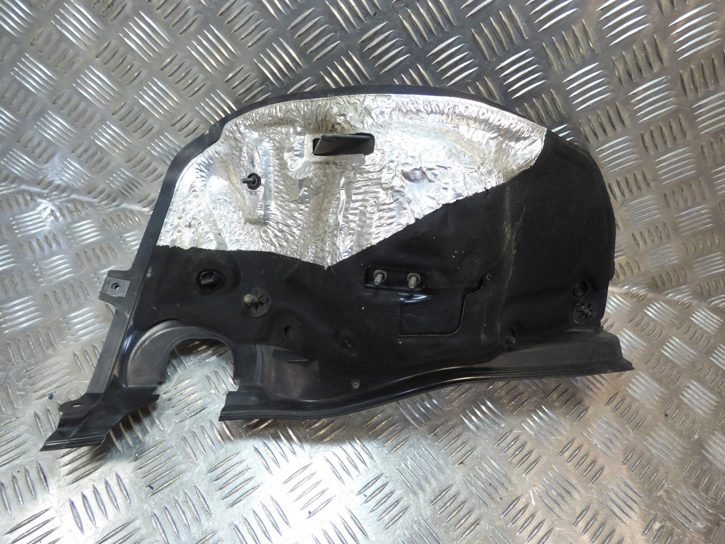 Porsche Cayenne 92A Vorne rechts Isolator Windlauf 7P5819512 ORIGINAL gebraucht - Verkleidung