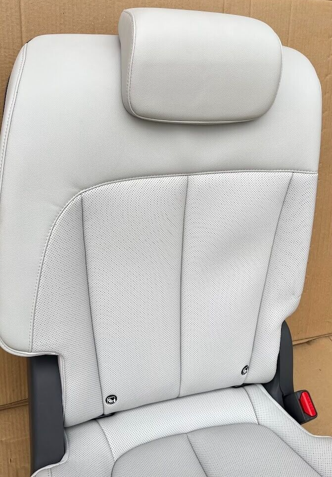 HYUNDAI IONIQ 5 Leder Sitze Hinten Recht Weiß Ausstattung wie NEU ORIGINAL gebraucht - reichhaltigste