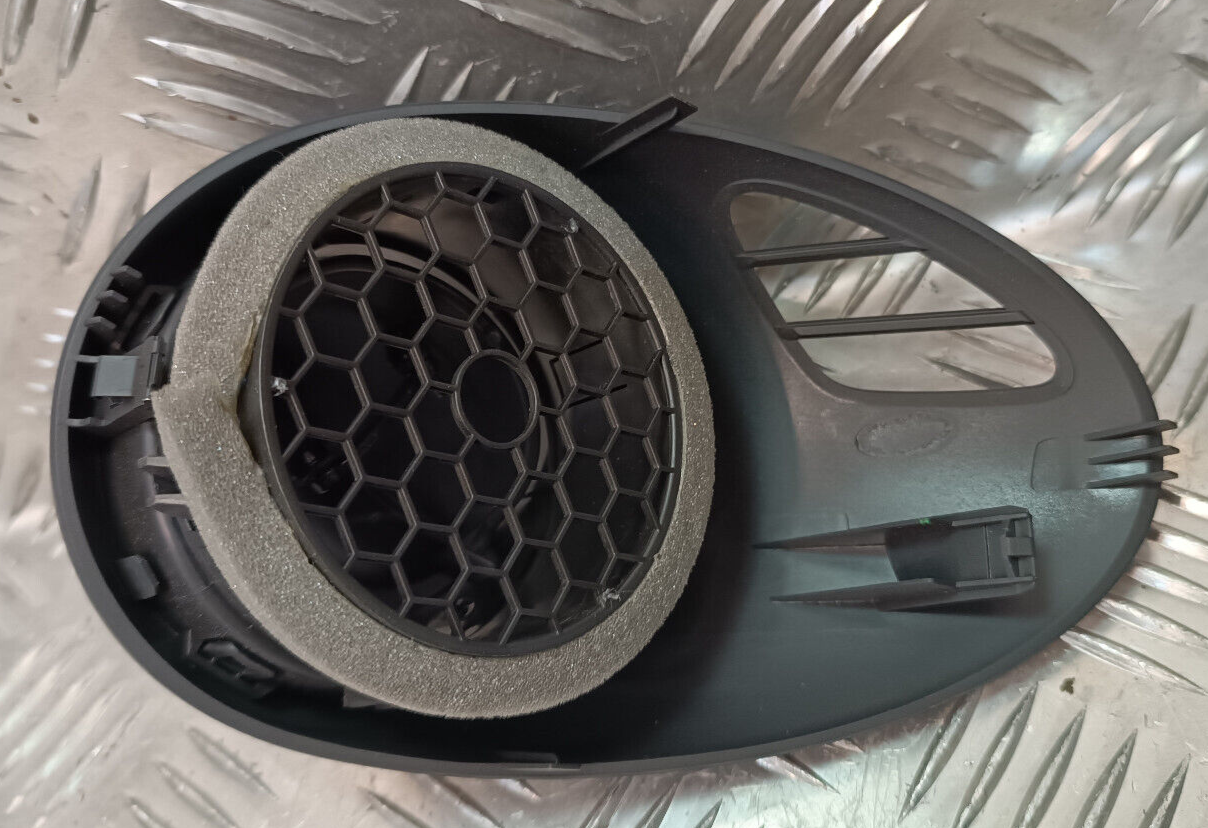 Renault Zoe 2022 Original Luftdüse Verkelidung 114120001 11412 0001 gebraucht - 687622395R