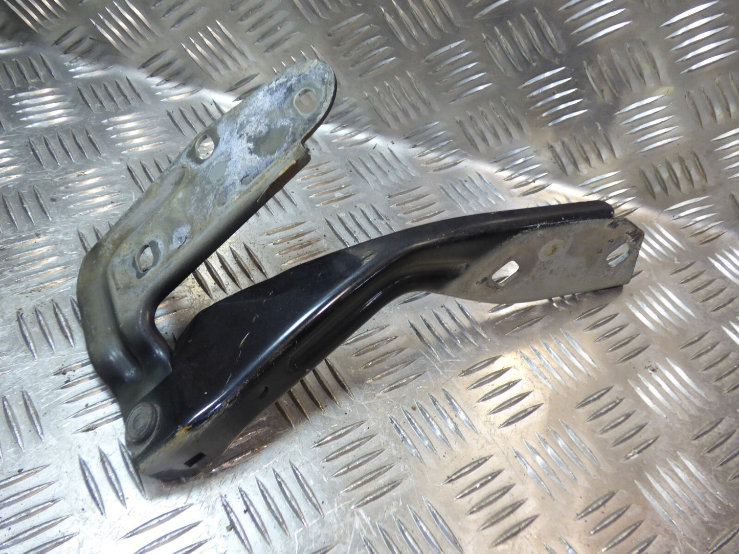 Porsche Cayenne 92A vorne links 7P5823301B ORIGINAL gebraucht - Motorhaubenscharnier