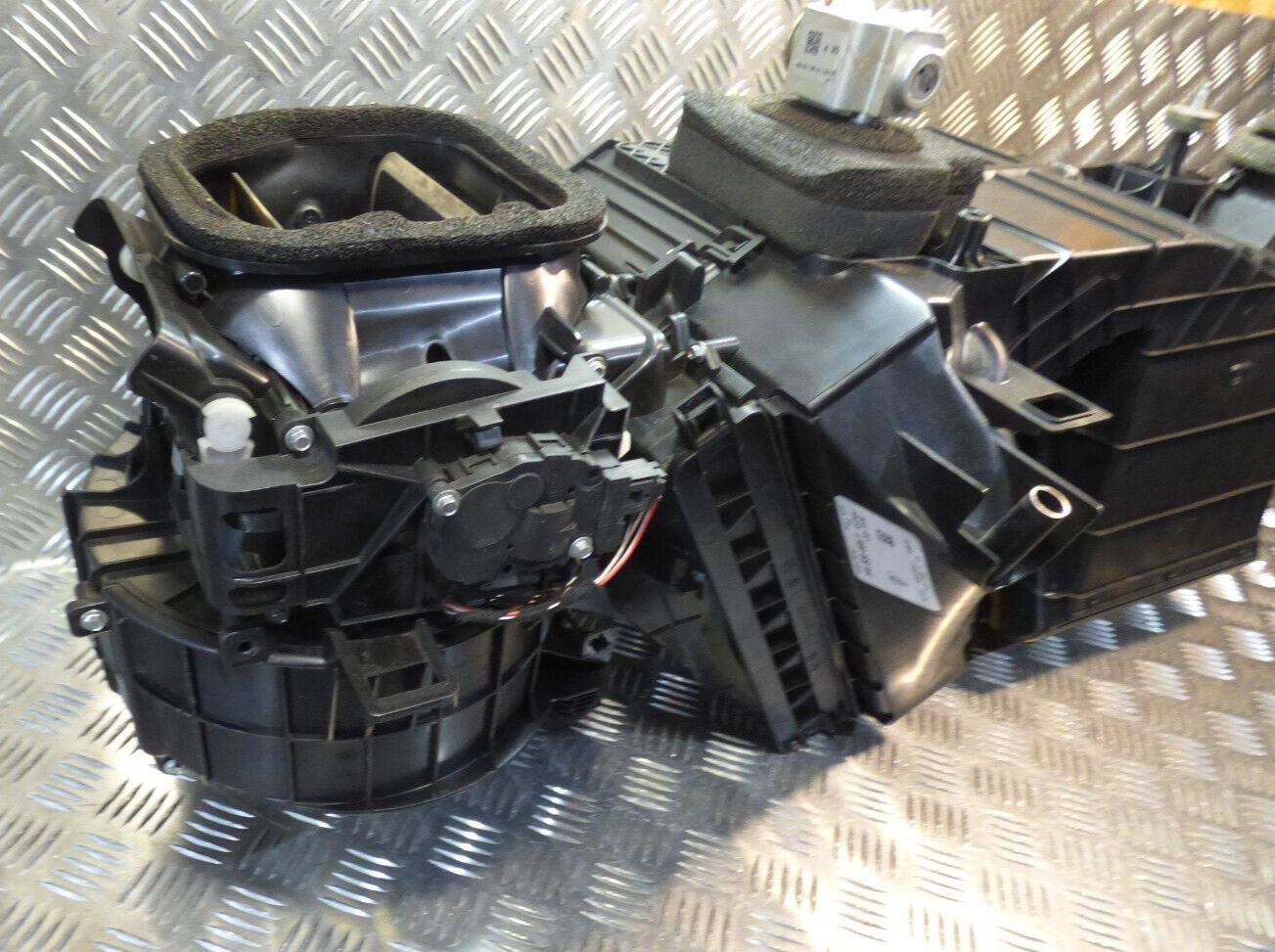 Porsche Cayenne 92A Gebläsekasten Heizungskasten 7P5820005F ORIGINAL gebraucht - Klimakasten