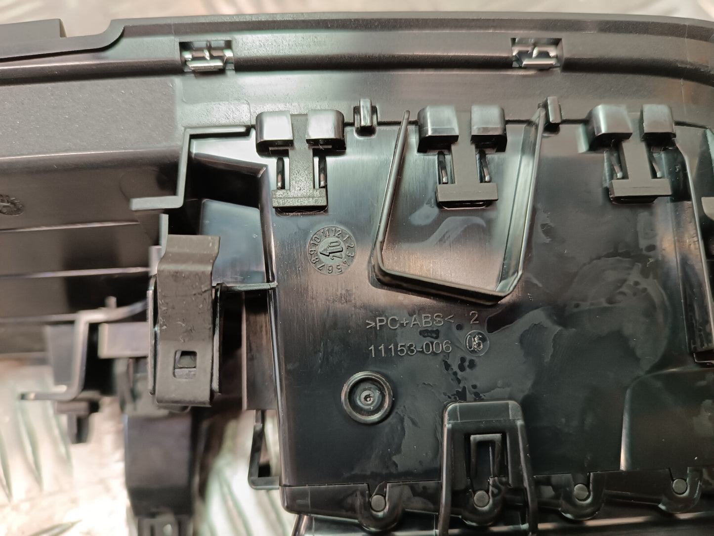 Renault Zoe 2022 Original Luftdüse Verkelidung Mittel 11154005 11153006 gebraucht - 11413000
