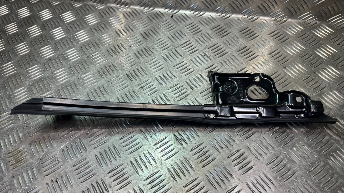 Smart ForTwo 451 ForTwo Fensterführungsschiene vorn Tür Rechts ORIGINAL gebraucht - A4517200415